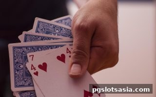 pg电子游戏深度解析：龙虎游戏的互动魅力与策略进阶