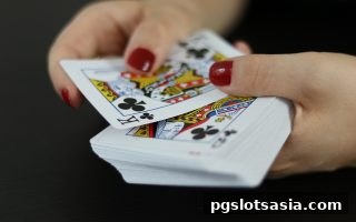 pg电子游戏推牌九进阶：出牌顺序的决胜逻辑与实战策略