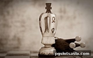 版本一：AI驱动传统棋牌变革：pg电子游戏平台如何重塑围棋与斗地主的新生态？